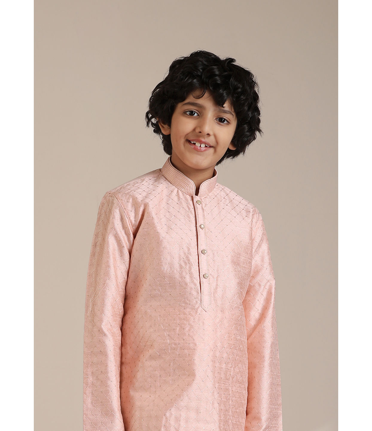 alt message - Manyavar Boys Boys Peach Jaal Patterned Kurta Set image number 0